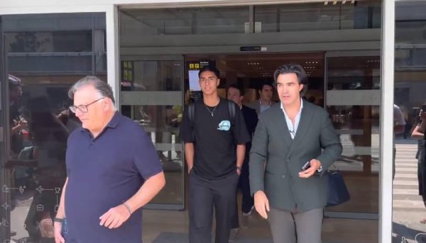 众诚速配 记者：雷斯抵达赫罗纳，预计曼城和赫罗纳还会有租借交易